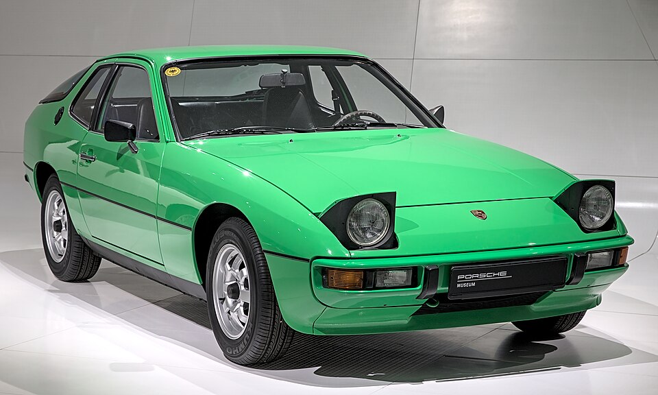 Porsche_924_in_the_Porsche-Museum_(2009)_1X7A0347.jpg